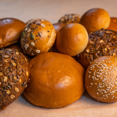 A premium range of fully baked burger buns crafted for perfect taste, texture, and consistency – ideal for gourmet burgers, sliders, and
sandwiches.